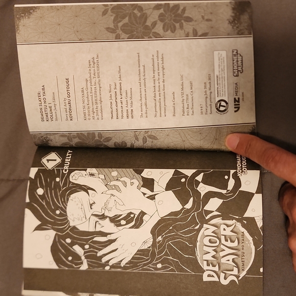 Demon Slayer: Kimetsu no Yaiba, Vol. 1 - Paperback By Gotouge, Koyoharu - Picture 4 of 5
